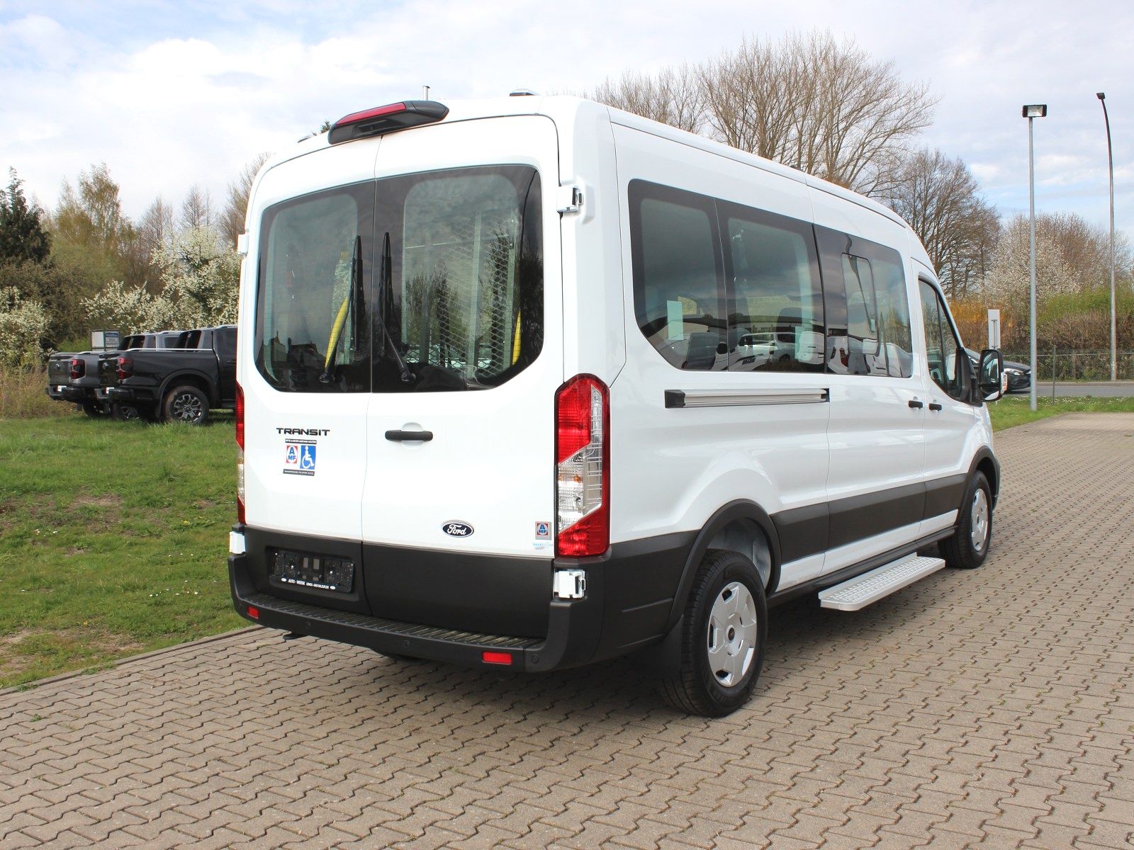 Fahrzeugabbildung Ford Transit 350 L3 Trend Rollstuhlumbau