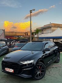Audi Q8 - 1