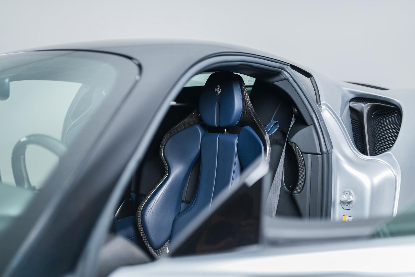 Ferrari SF90 - Garantie, Carbon, Lift, JBL, VAT