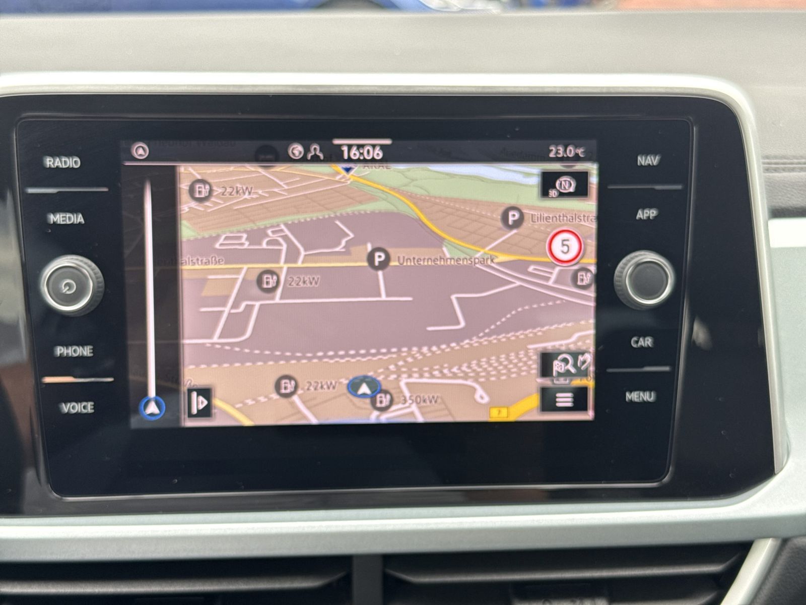 Volkswagen T-Roc - Bild 11