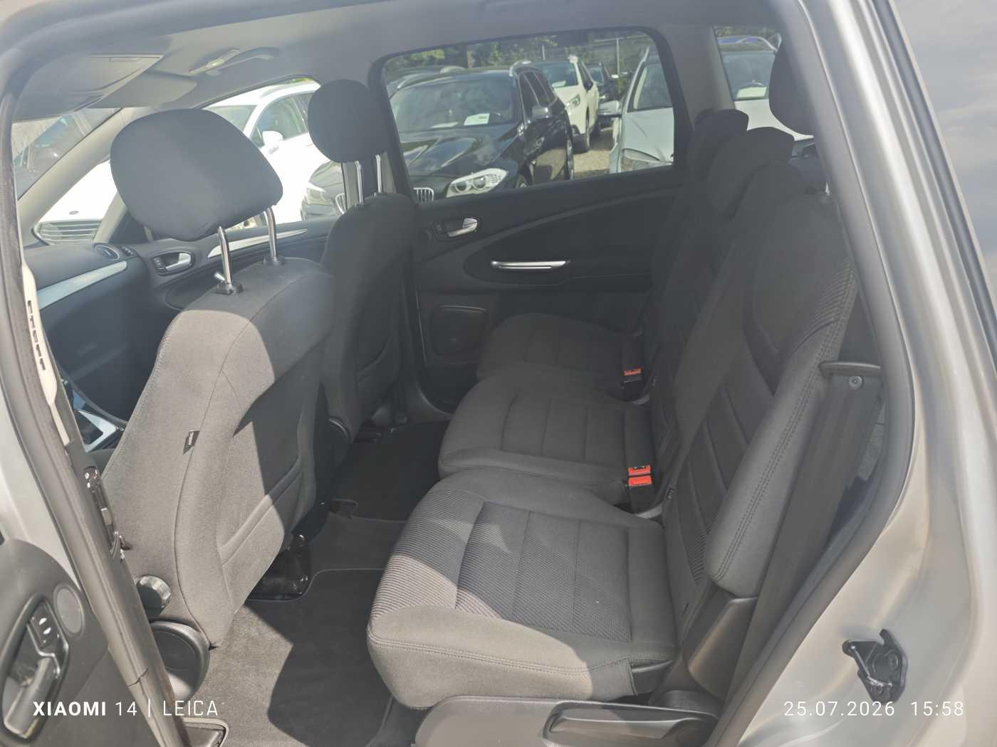Ford S-MAX 2010 — photo 11