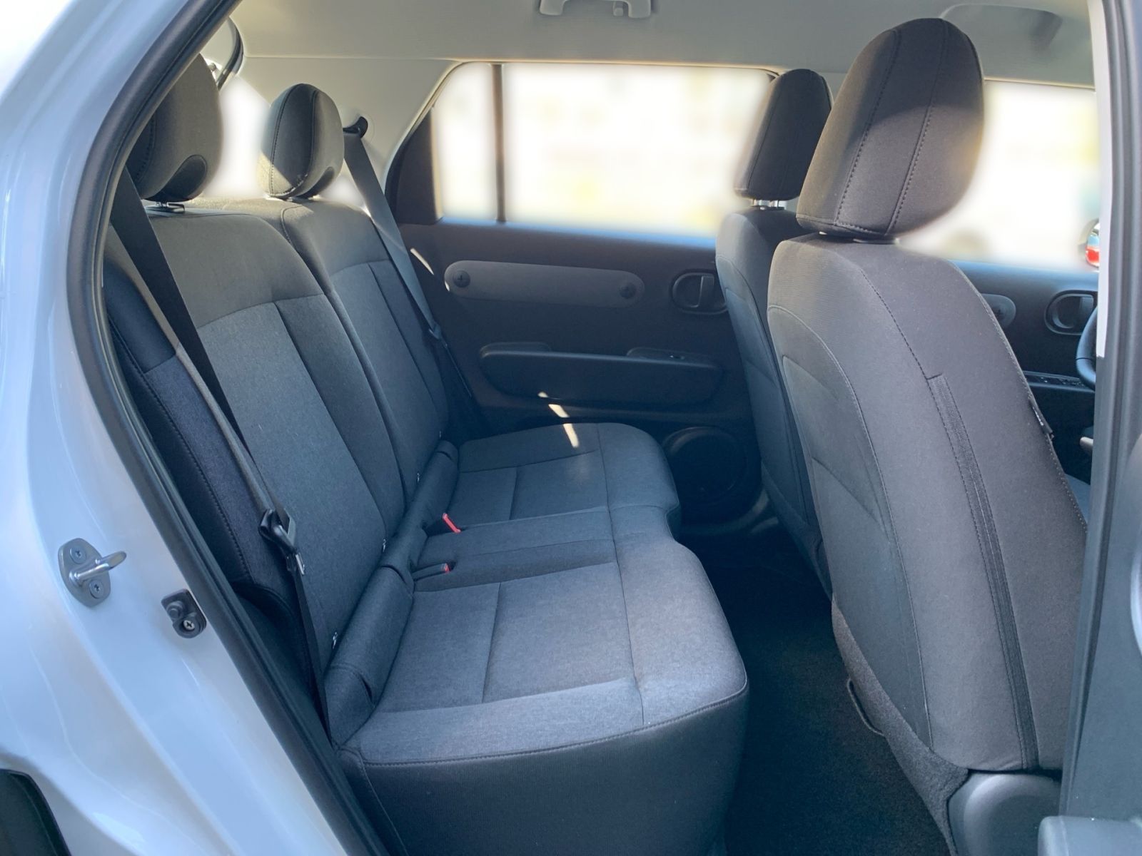 Fahrzeugabbildung Hyundai INSTER Select Elektro 49 kWh sofort verfügbar