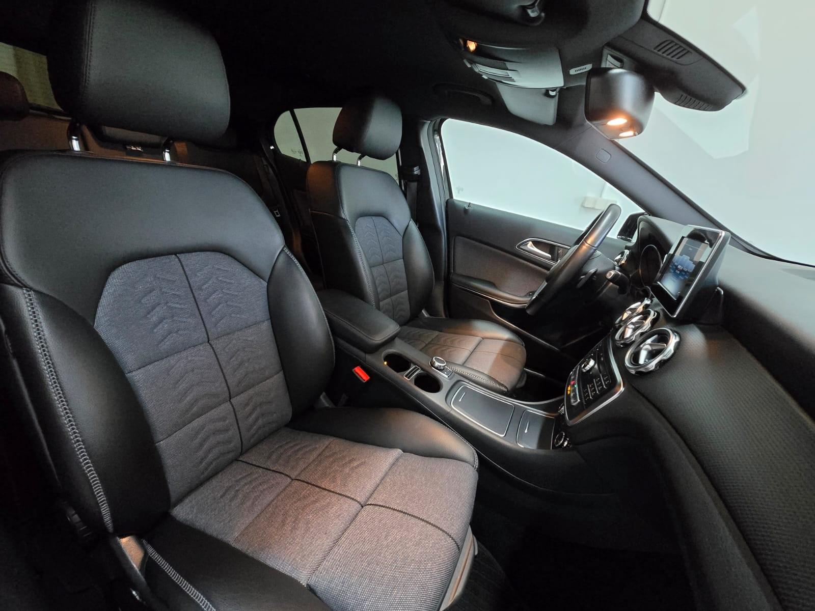 Mercedes-Benz GLA 200 d Style LED Navi Teilleder Telefon 19"