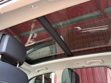 Volkswagen Touareg - 12