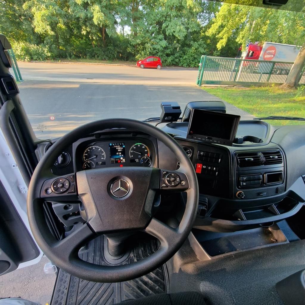 Fahrzeugabbildung Mercedes-Benz Atego 1224 L Spier Koffer mit BÄR LBW 1500 kg