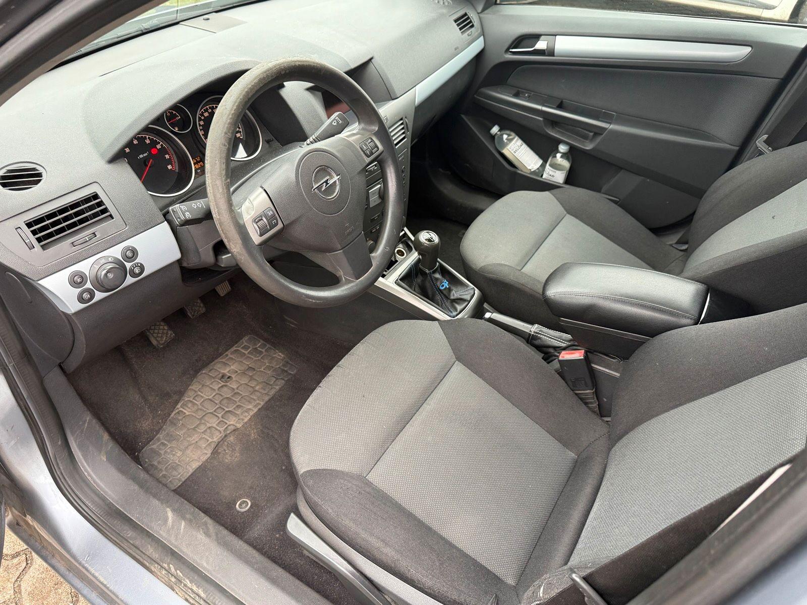 Opel Astra 2006 — photo 7