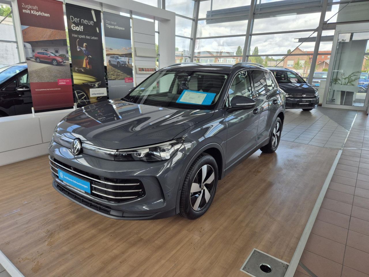 Volkswagen Tiguan Elegance 2.0 TDI KAMERA AHK NAVI ACC DIGI foto 4