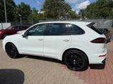 Porsche Cayenne 3.0 Diesel Platinum*STANDHEIZUNG*BOSE* - Porsche Cayenne mit Diesel-Antrieb: Automatik
