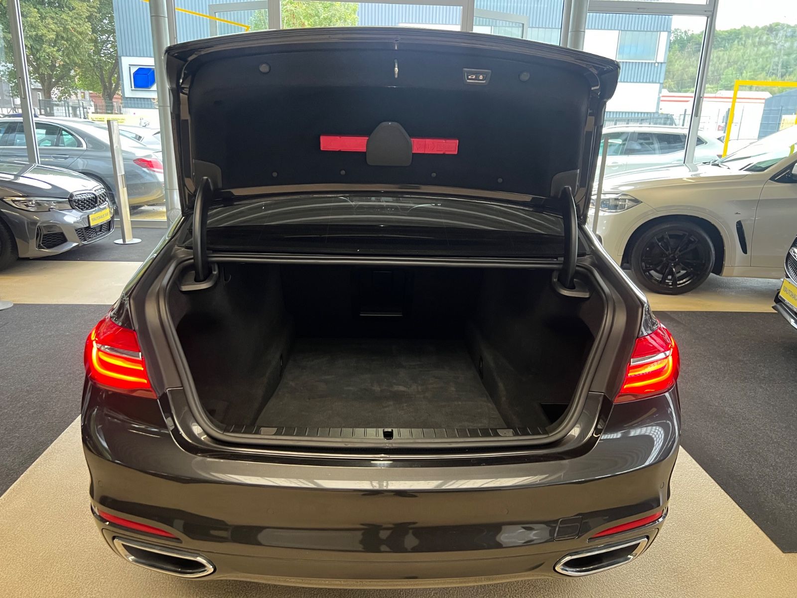 Fahrzeugabbildung BMW 740 d xDrive *MASSAGE* LEDER EXCLUSIVE *