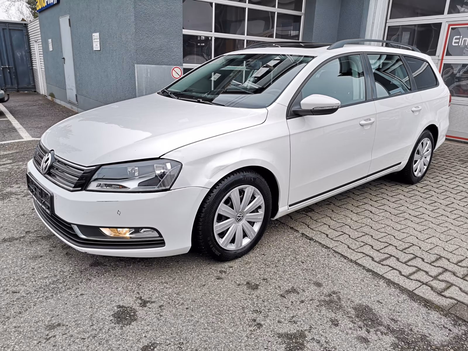 Volkswagen Passat 1.6 TDI PANODach Klimaautomatik Sizhzg 6G