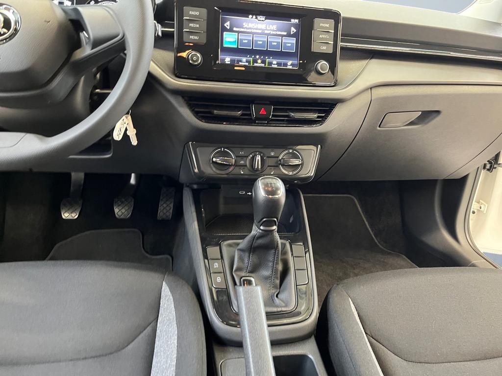 Skoda Fabia 2022 г. Белый, пробег 47540 км