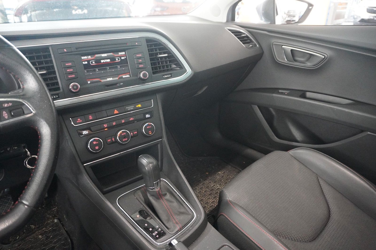 Fahrzeugabbildung SEAT Leon ST 1.4 TSI FR SPORT DSG KLIMA/PDC/TEMP/PANO