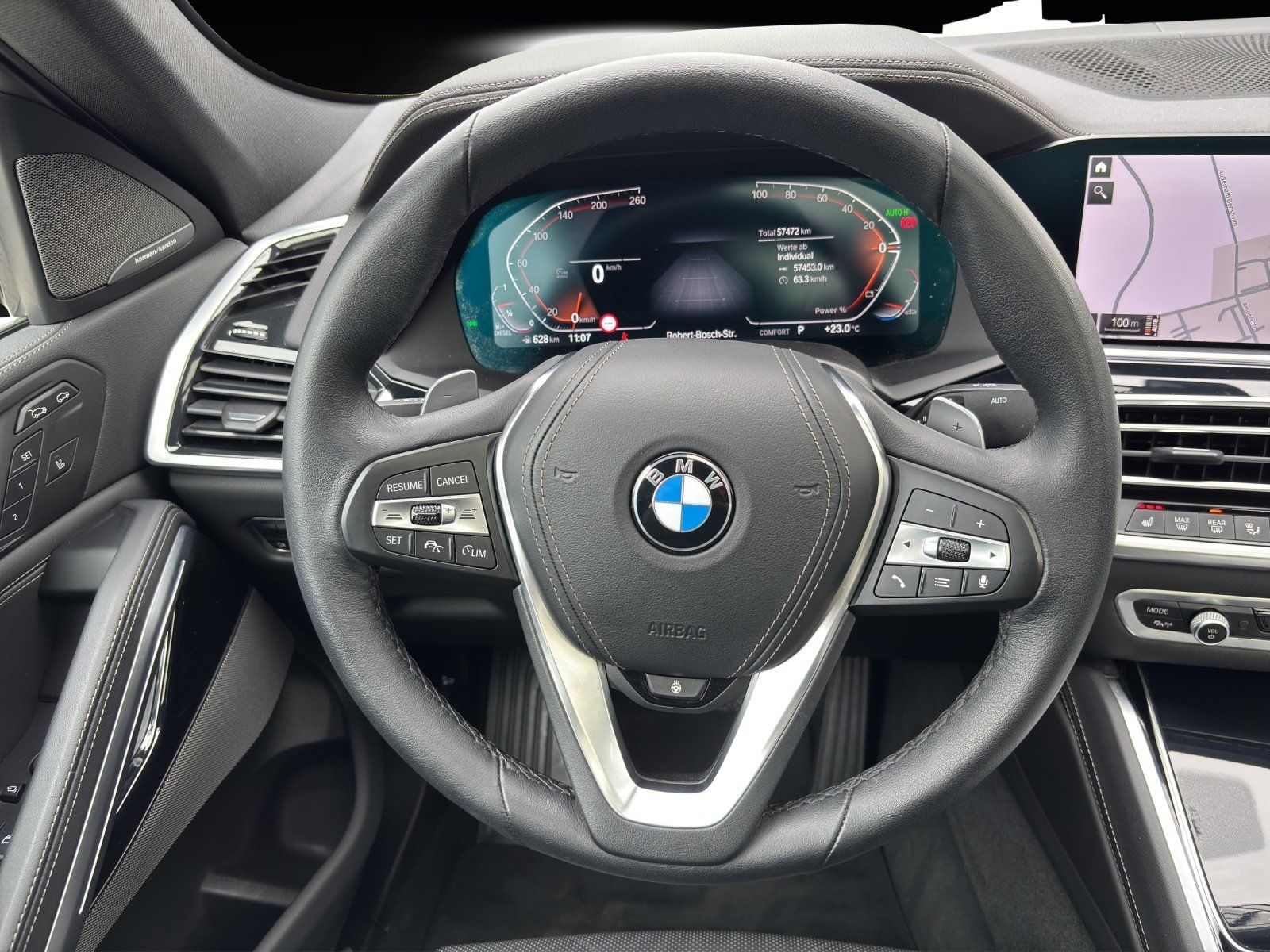 Fahrzeugabbildung BMW X6 xDrive 30d xLine/PANO-DA./AHK/LASER/HUD/360°