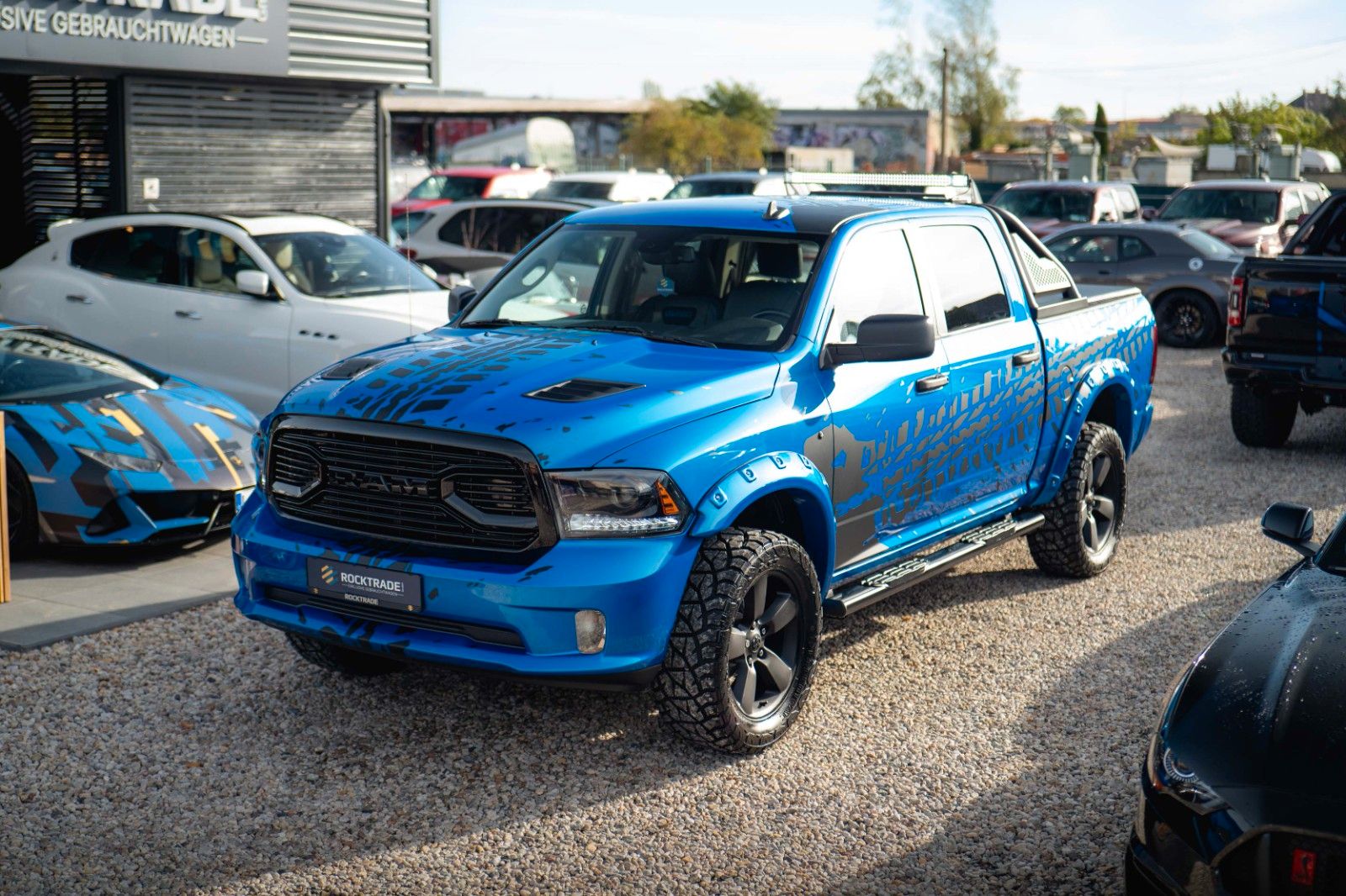 Fahrzeugabbildung Dodge RAM 5.7 V8 HEMI 4x4 OFFROAD Night-Paket *LED*