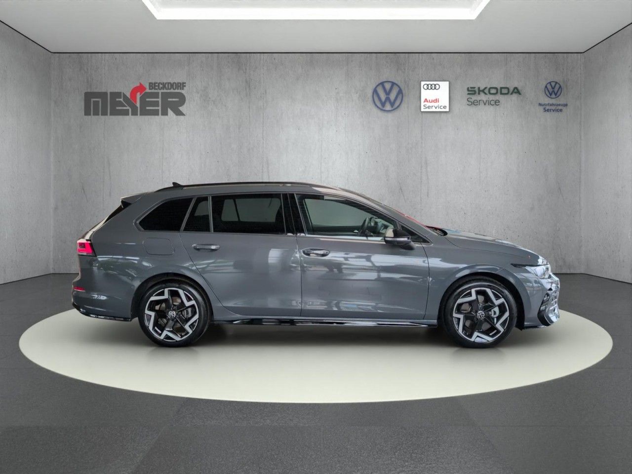 Golf Variant R-Line 1.5 eTSI DSG Klima Navi