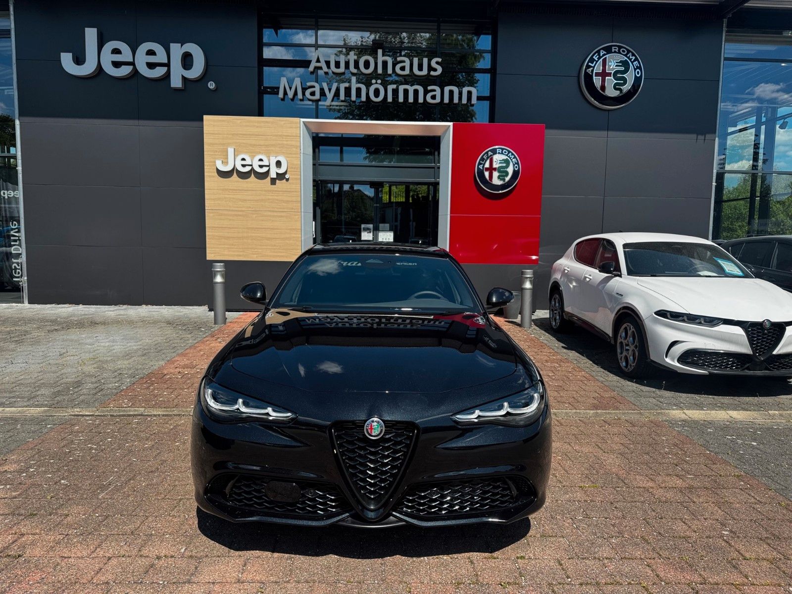 Fahrzeugabbildung Alfa Romeo Giulia INTENSA 2.0 280PS NAVI HARMAN KAM MEMORY