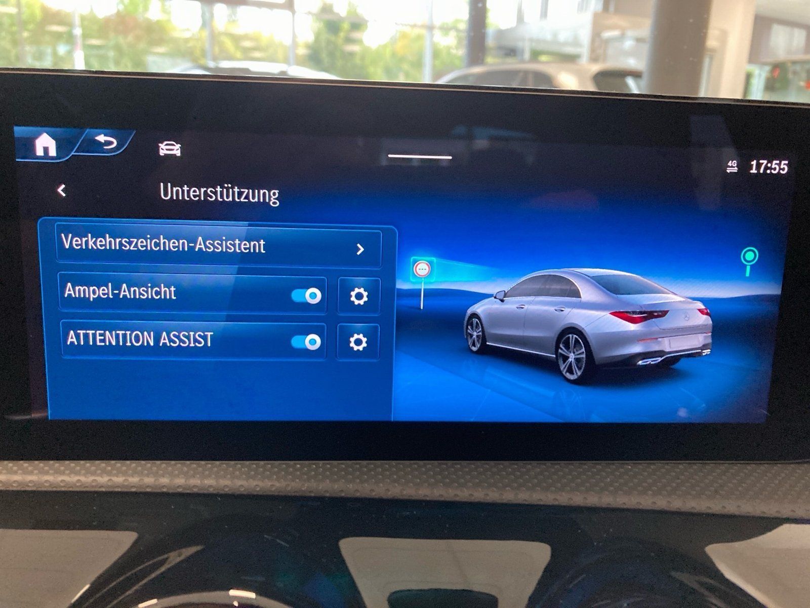 Fahrzeugabbildung Mercedes-Benz CLA 180 AMG Plus*Pano*HUD*360°*MBeam*AHK*Totwink