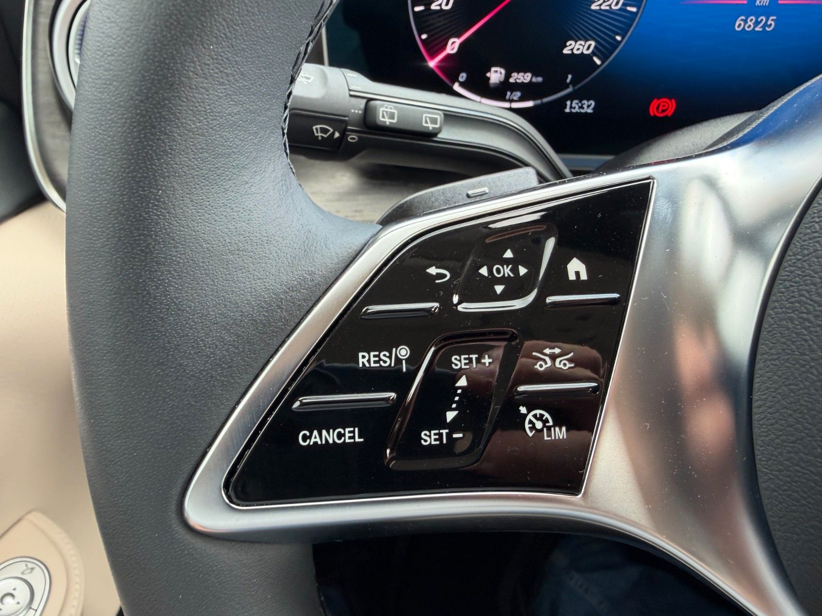 Fahrzeugabbildung Mercedes-Benz V 250 d AVA DISTRONIC AHK 2,5to Stdheiz Panorama