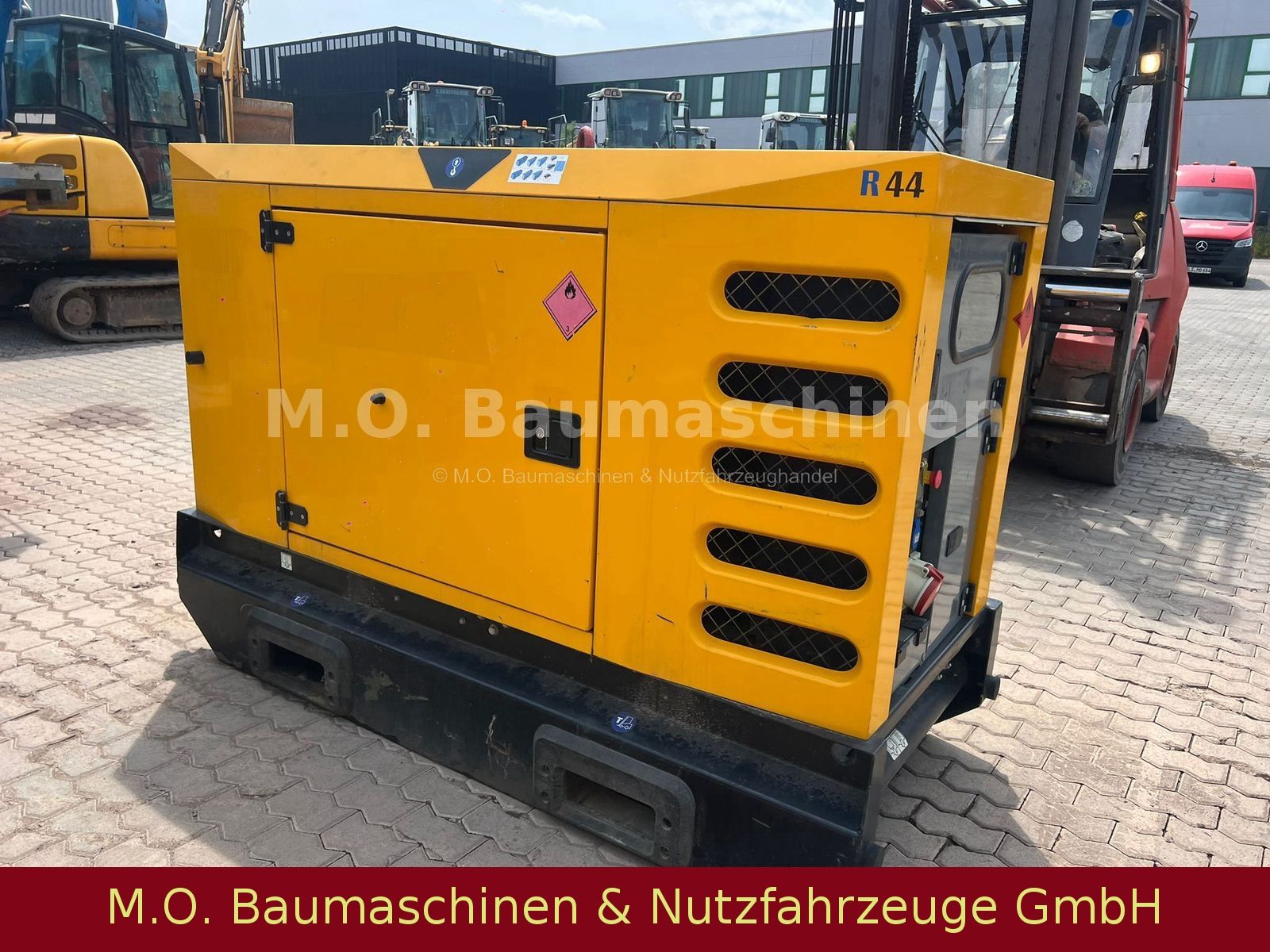 Fahrzeugabbildung Andere SDMO R 44 / Generator / 40 KVA /