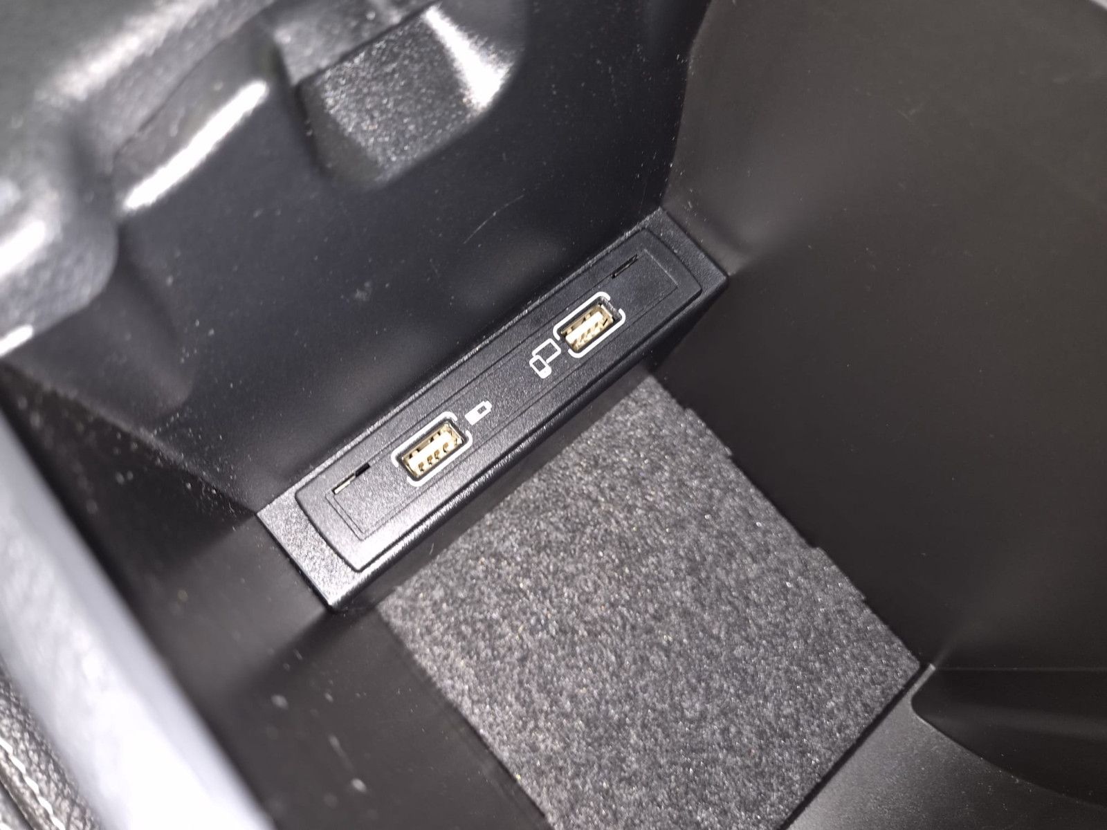 Fahrzeugabbildung Mercedes-Benz B 200 Urban Style Edition/LED/NAVI/SCHECKHEFT
