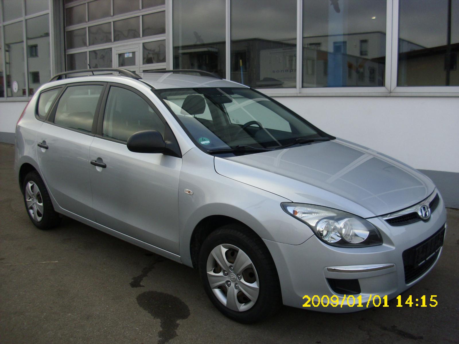 Hyundai i30 2009 — rear view