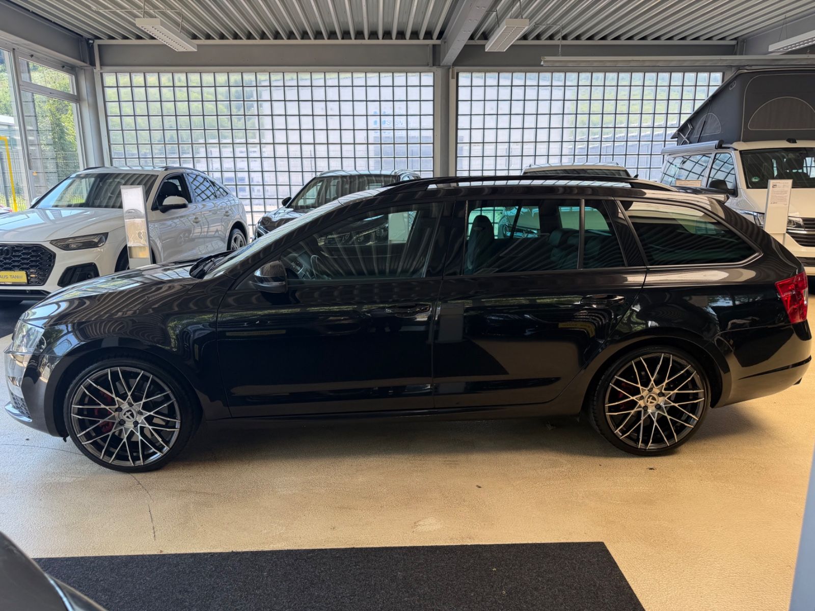 Fahrzeugabbildung SKODA Octavia Combi RS