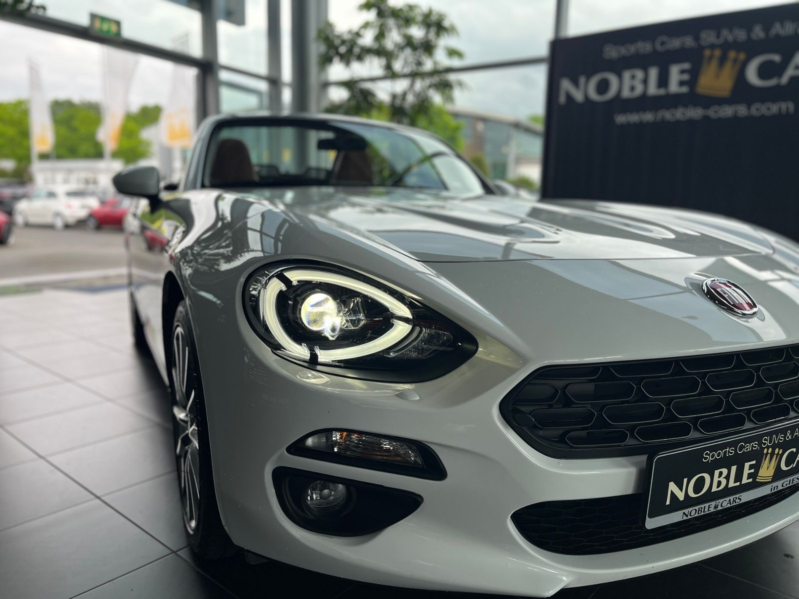 Fahrzeugabbildung Fiat 124 Spider Lusso KLIMA LED NAVI ALU