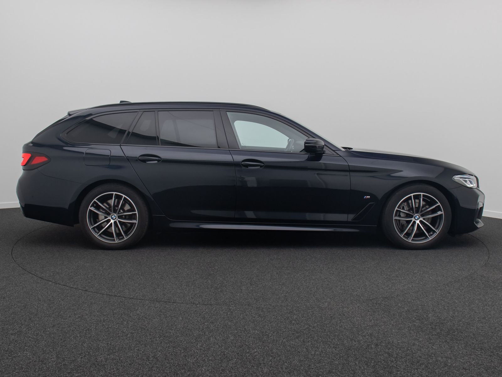 Fahrzeugabbildung BMW 530d M Sport 4xKlima HUD DAB Kamera Laser 18Zoll