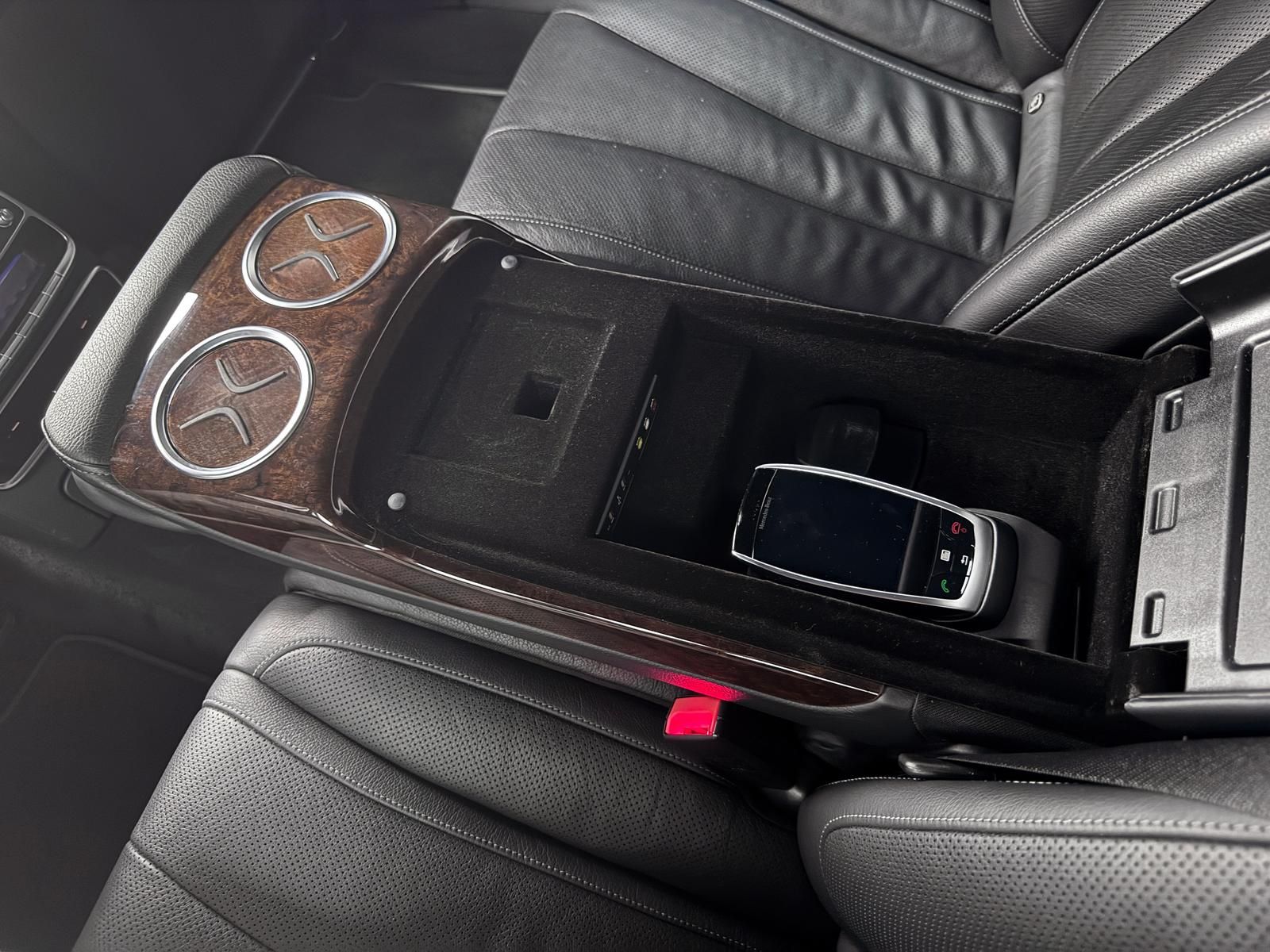 Fahrzeugabbildung Mercedes-Benz L 4MATIC/CHAUFFEUR/3xTV/BURM/PANO/DISTRO/HUD/360
