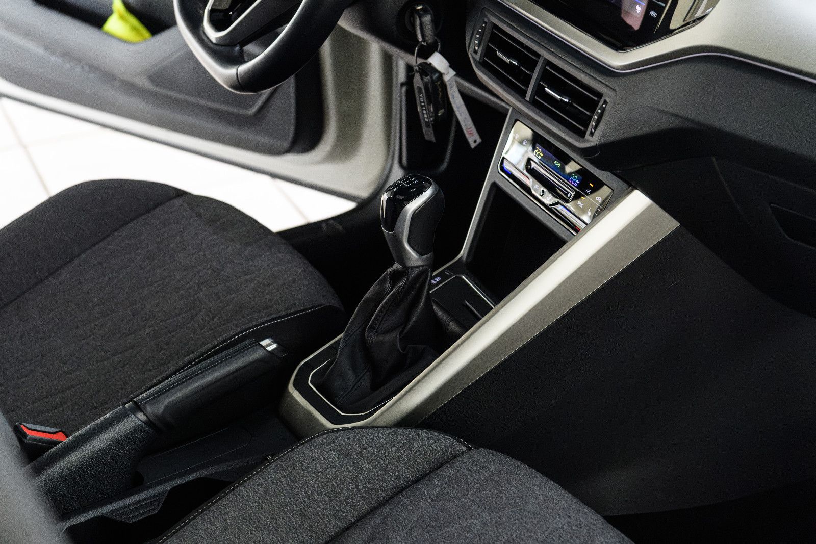 Fahrzeugabbildung Volkswagen Taigo Move+LED+SHZ+PANO+ALU+ACC+PANO+RFK+IQLIGHT