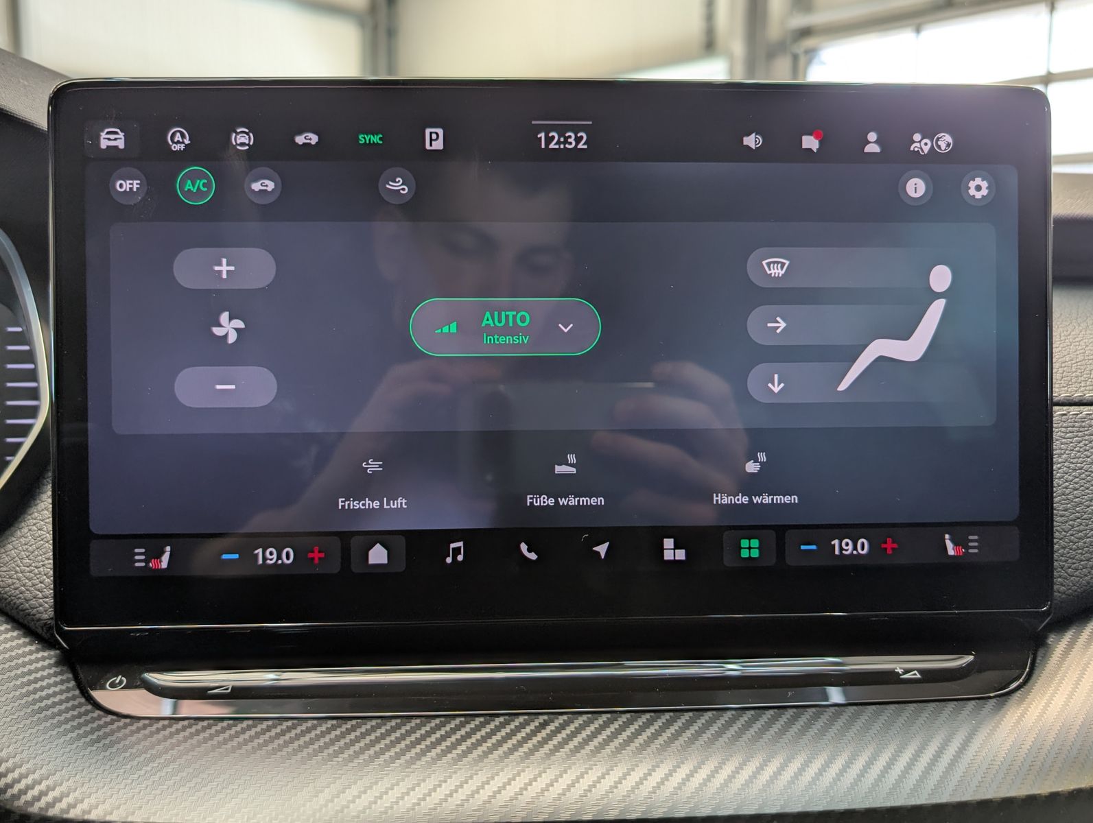 Fahrzeugabbildung SKODA Octavia 1.5 TSI Sportline Pano Matrix AHK 5J.Gar