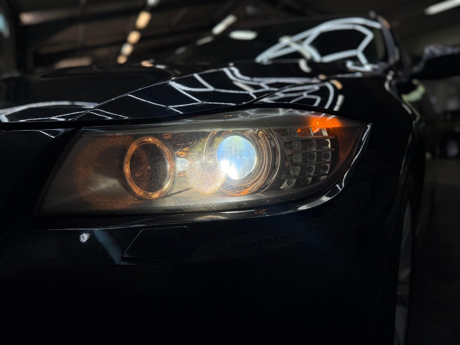 BMW 318 2011 — photo 18