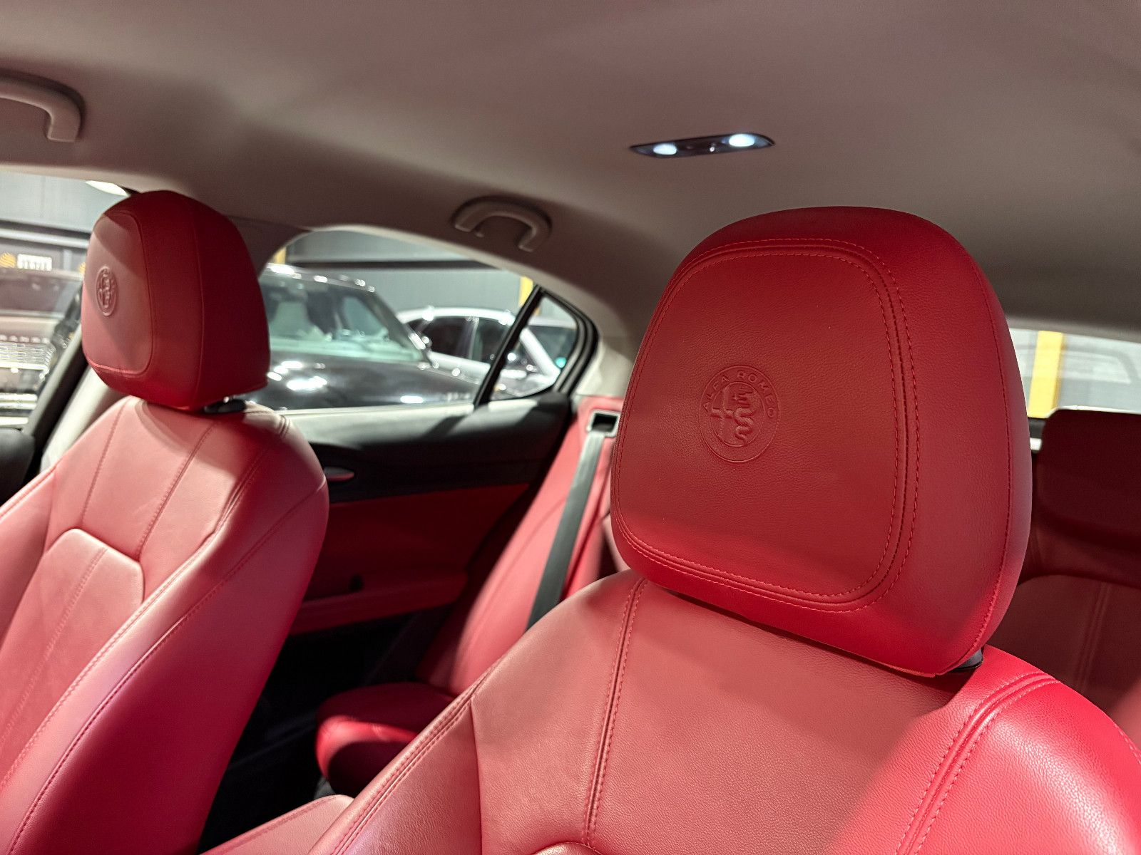 Fahrzeugabbildung Alfa Romeo Stelvio Super Q4/BI-XENON/PDC/AUTOMATIK/SPURHALT