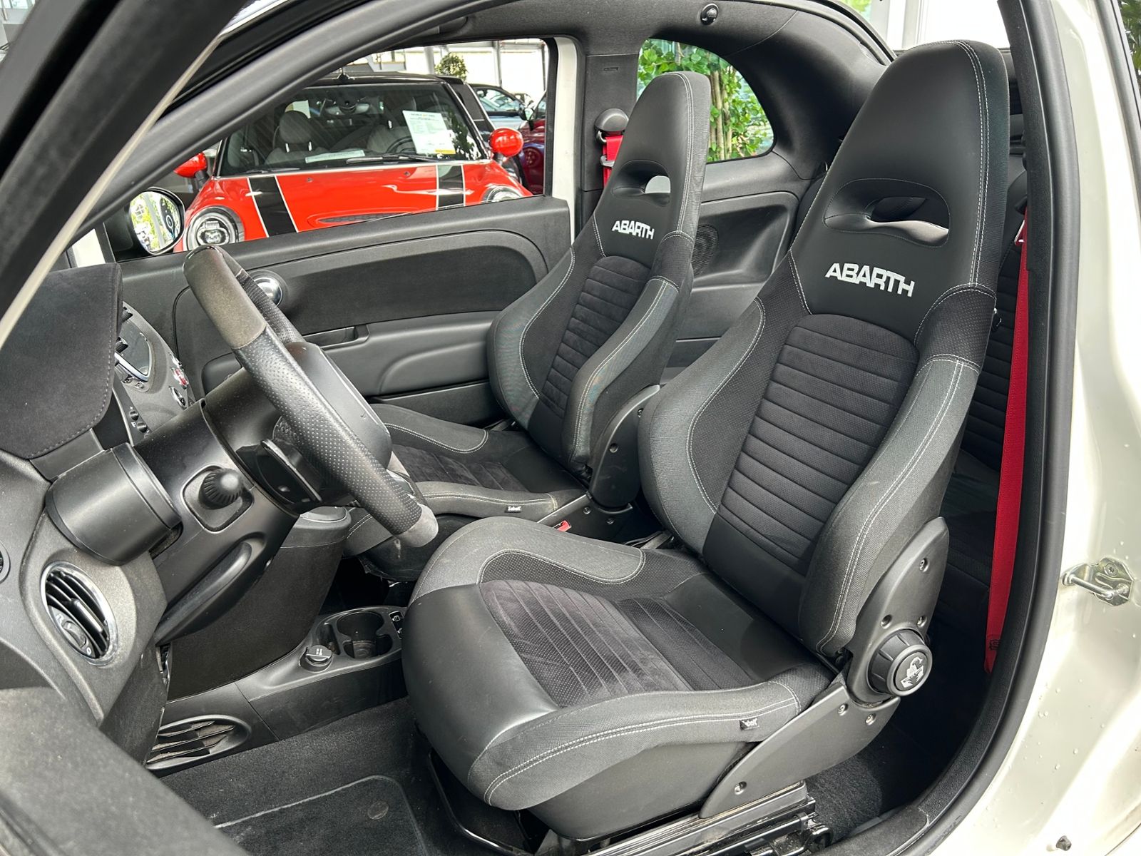 Fahrzeugabbildung Abarth 595C Competizione XENON NAVI Beats ALU