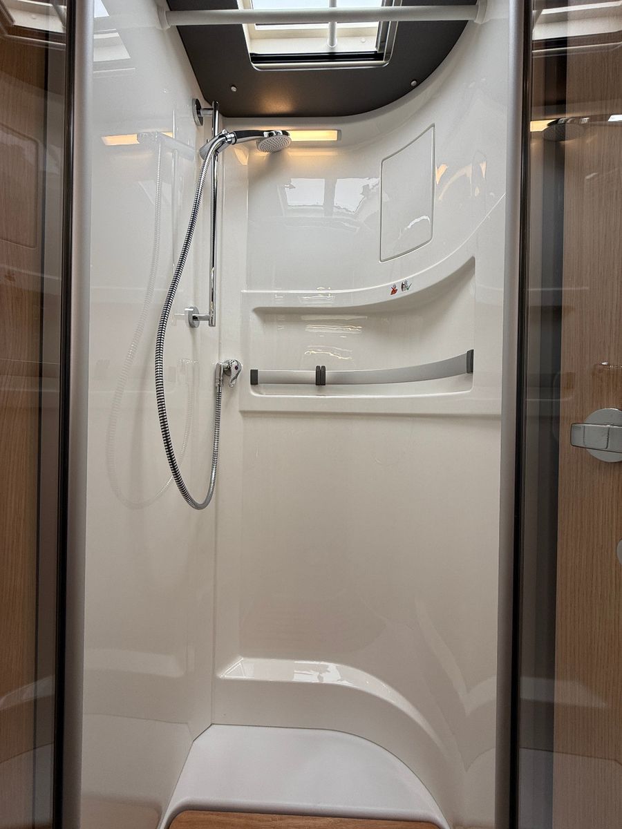 Fahrzeugabbildung HYMER / ERIBA / HYMERCAR B-Klasse ML T BlackLine 780 - Vollausstattung!