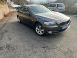 BMW F10 520i - BMW 520: F10 520i