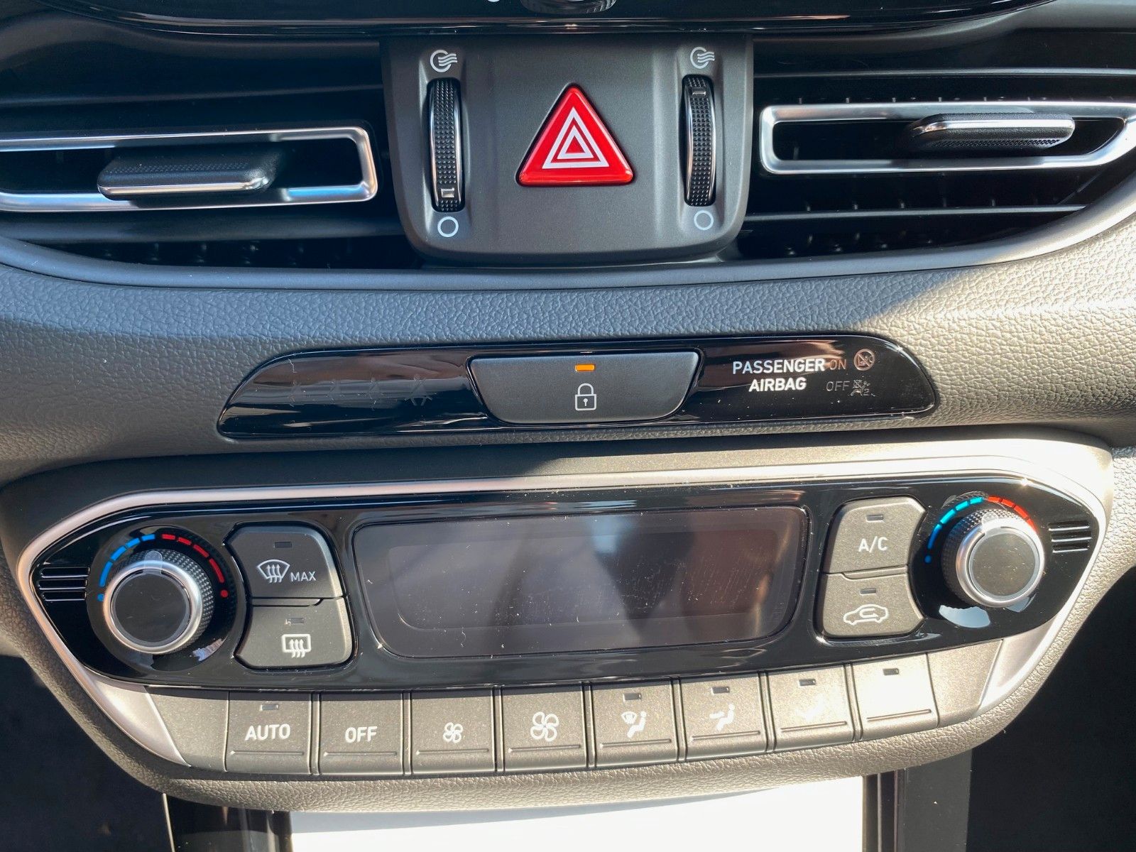 Fahrzeugabbildung Hyundai i30 1.5 T-GDI 48V Advantage *Navi*RFKamera*ACC*