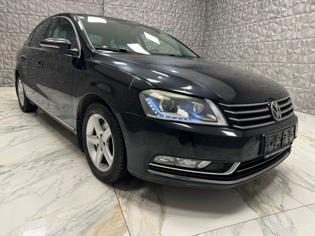 Volkswagen Passat Lim. Highline BlueMotion 4Motion*Bi-Xenon