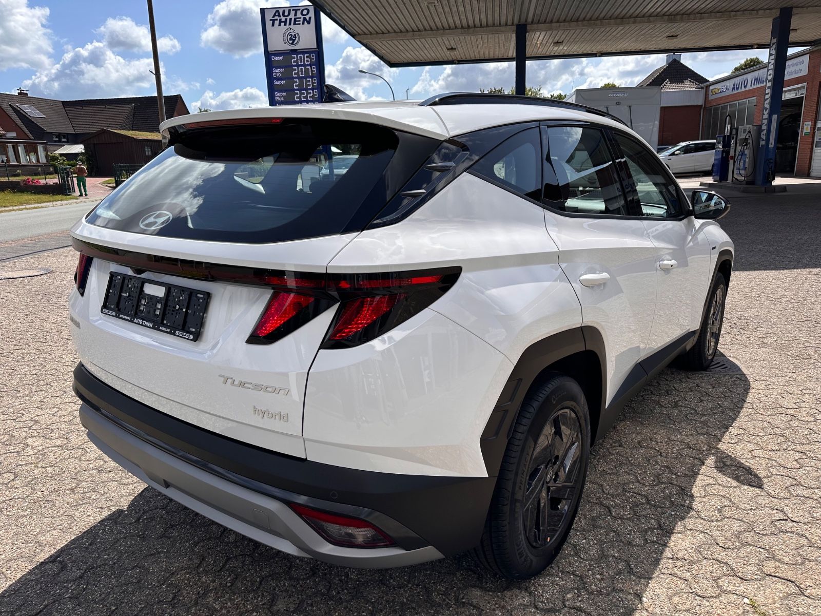 Fahrzeugabbildung Hyundai TUCSON Black-Line Hybrid 1.6 T-GDi DCT SHZG/RFK