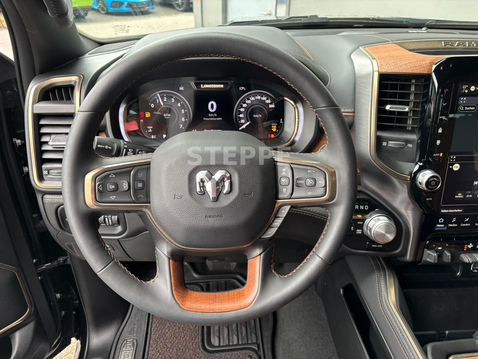 Dodge RAM 1500 5,7 V8 HEMI LONGHORN Luftfederung AHK