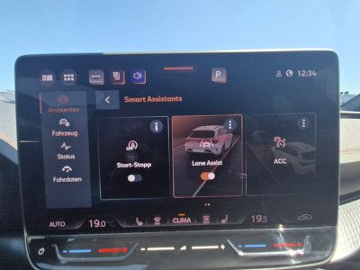 Fahrzeugabbildung CUPRA Leon 1.5 eTSI DSG AHK*DYNAMICA*EDGE*LED*5JGARAN.