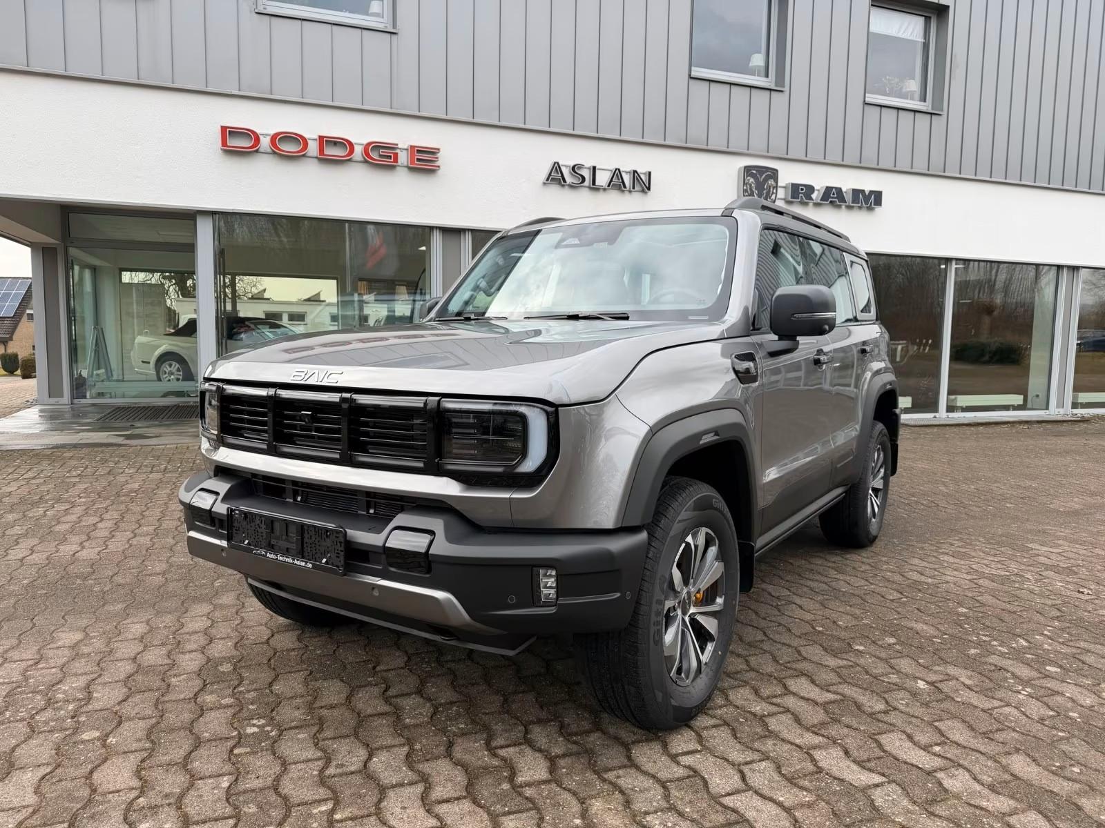 BAIC BJ40 D Pro CarPlay 360° Kamera 17'' LMR ACC