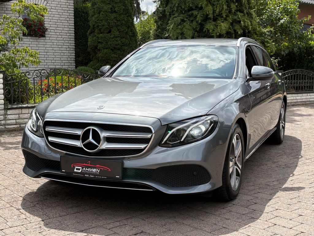 Image of Mercedes-Benz E 220