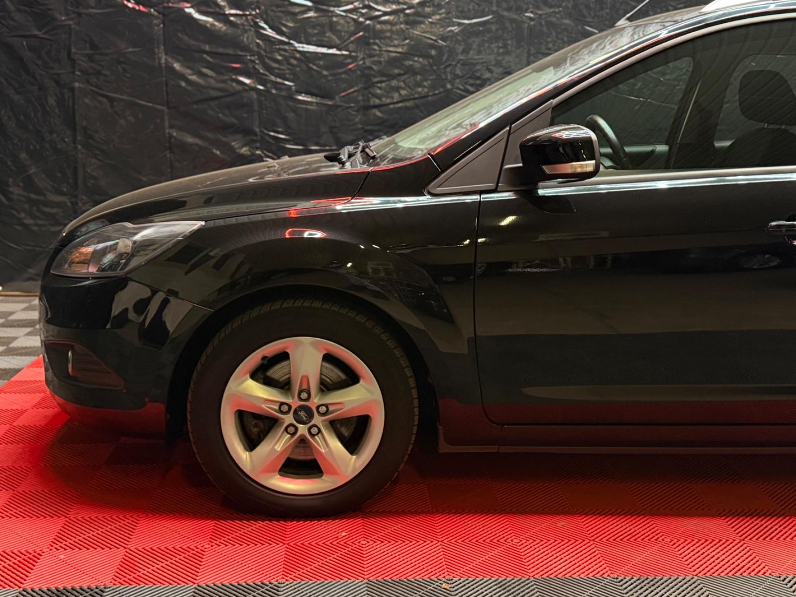 Ford Focus 2010 — photo 5