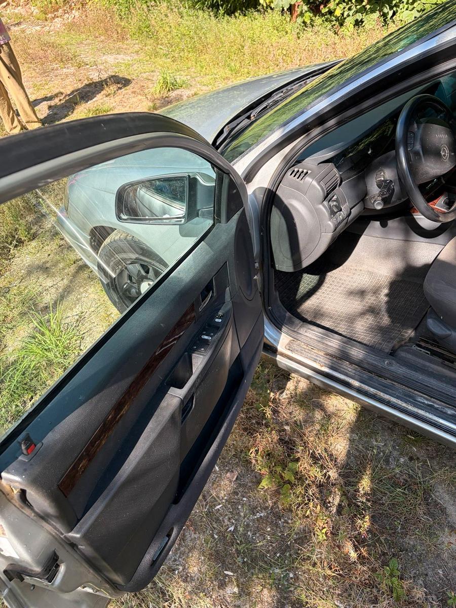 Opel Omega 2004 — rear view