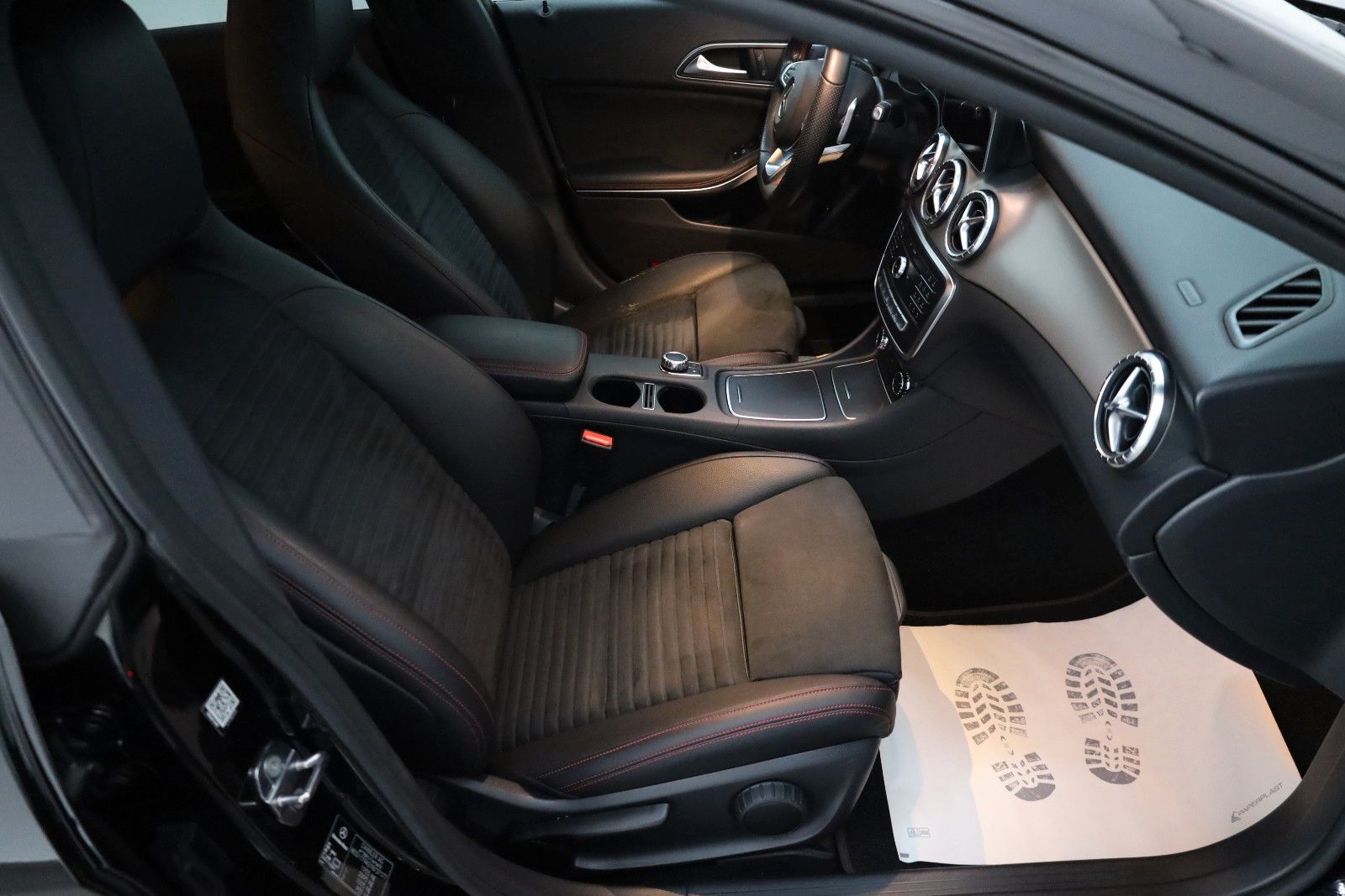 Fahrzeugabbildung Mercedes-Benz CLA 200 SB TLeder,Navi,LED,SH,Kamera,SR+WR