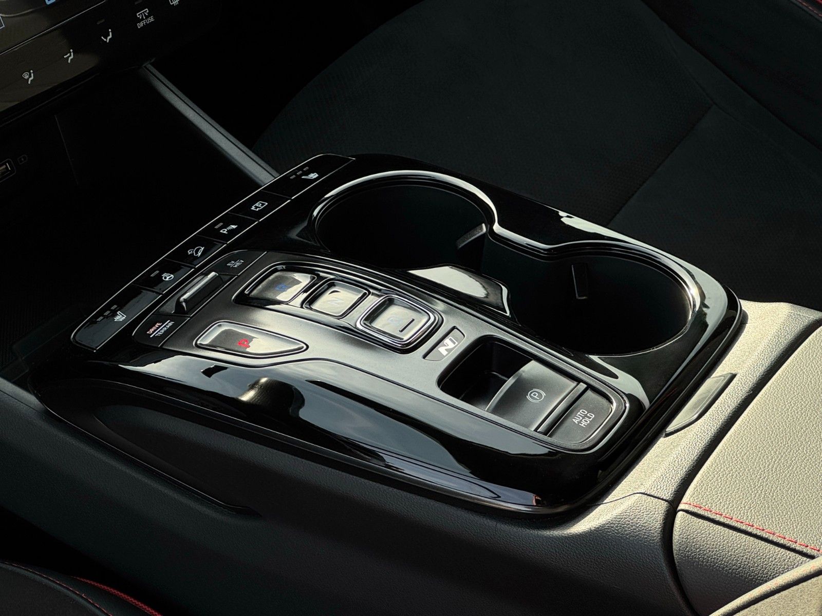 Fahrzeugabbildung Hyundai Tucson 1.6 T-GDI N-Line PHEV 4WD KRELL ACC CAM