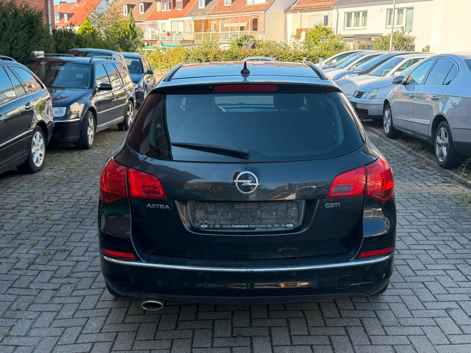 Opel Astra 2013 — photo 5