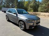 BMW X5 M50 M50d - - graue BMW X5 M50