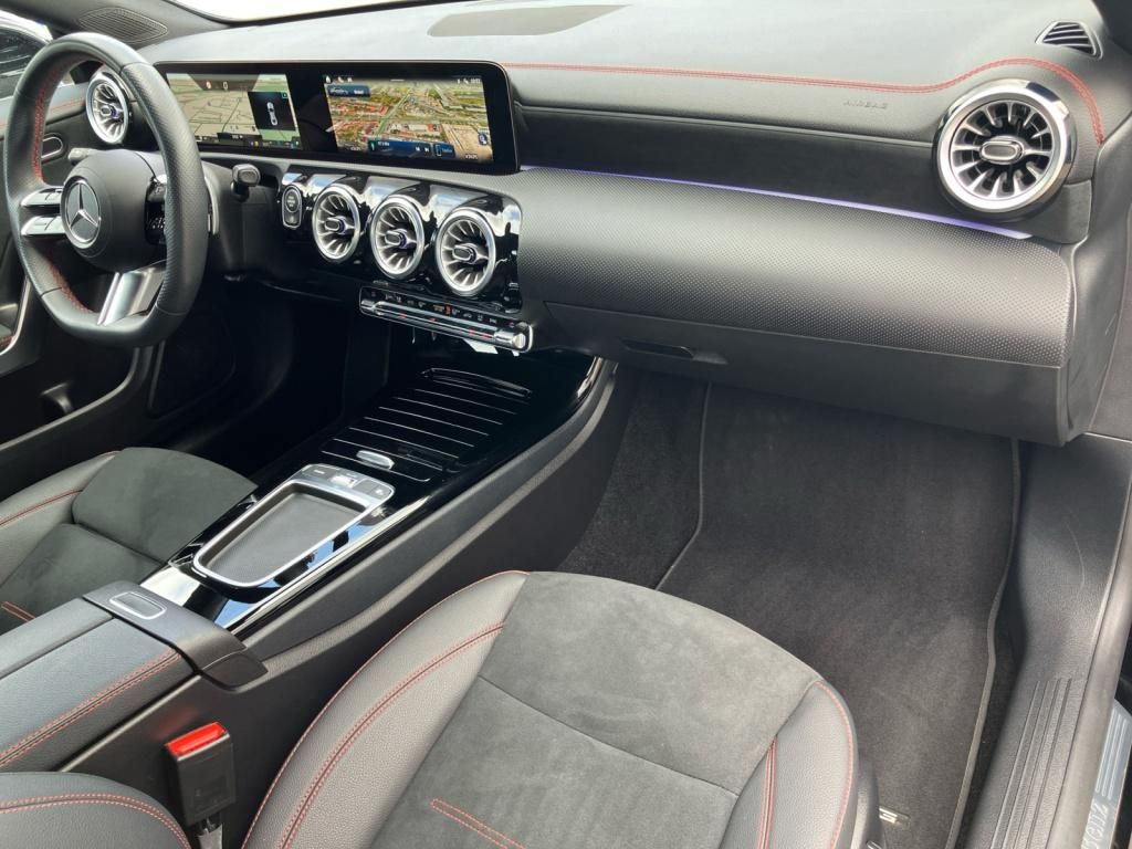 Fahrzeugabbildung Mercedes-Benz CLA 220 d Coupé AMG*KEYLESS*KAMERA*LED*NAVI*AMBI